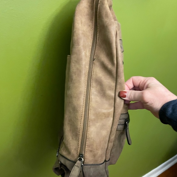 Vegan leather backpack - Picture 5 of 7